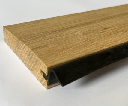 Seuil de porte à la Suisse en bois